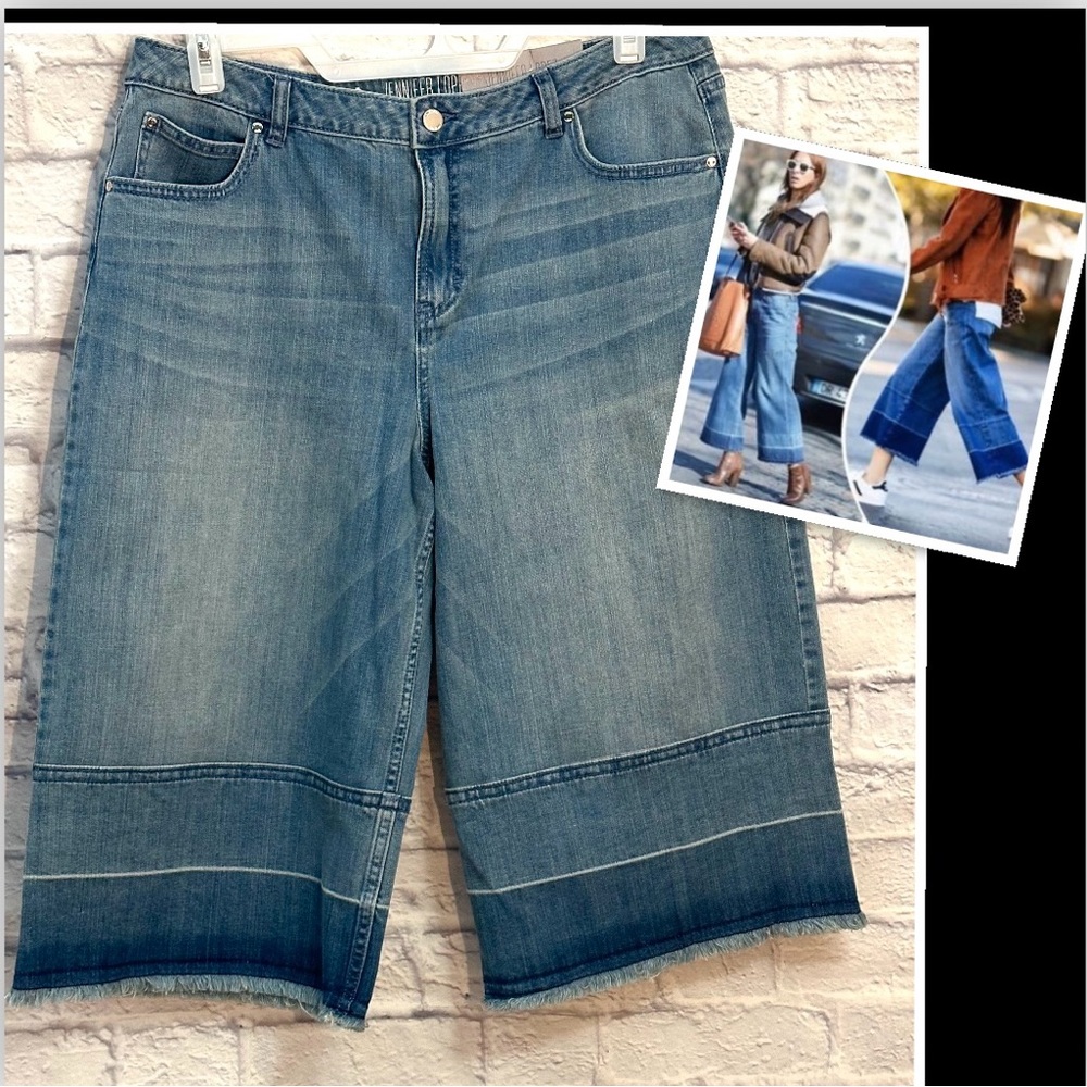 Jennifer Lopez Wide Leg Crop Jeans ( NWT)